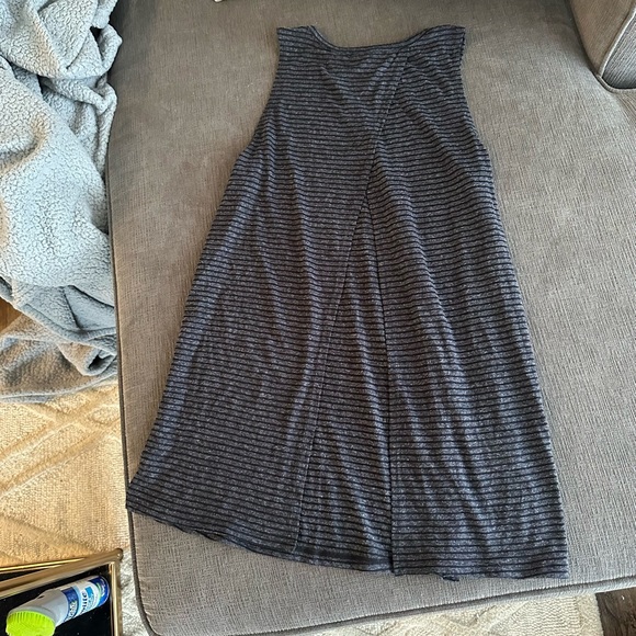 BCBGeneration Black and Gray Heathered Stripe Open Back Tunic Tank Size Small - Picture 3 of 5